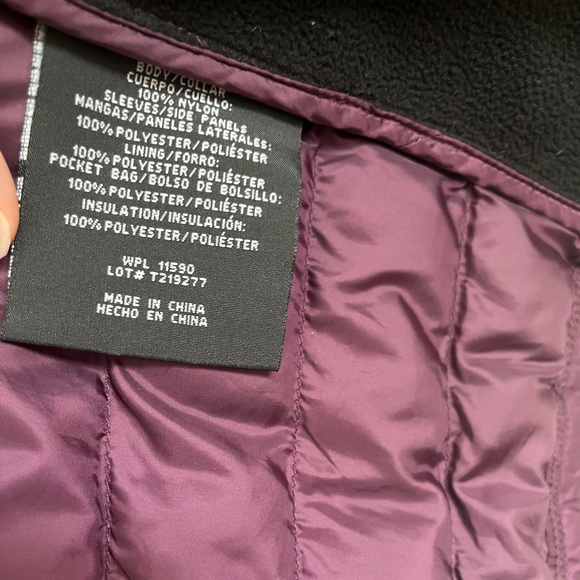 32 Degrees Women's Plum and Black Puffer Jacket - Picture 3 of 4
